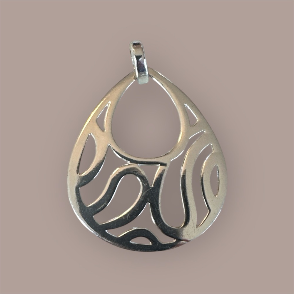 Elegant Silver Teardrop Pendant